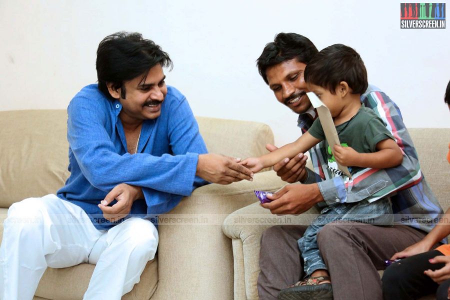 pawan-kalyan-meets-his-fan-sreenivas-photos-018.jpg