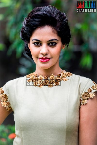 Actress Bindu Madhavi HQ Photos