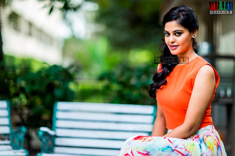 Actress Bindu Madhavi HQ Photos