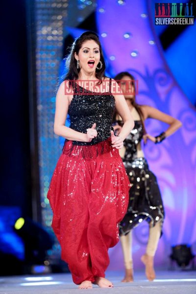 Actress Sadha at Gama Awards 2014 Photos