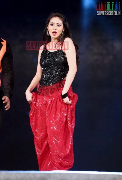 Actress Sadha at Gama Awards 2014 Photos