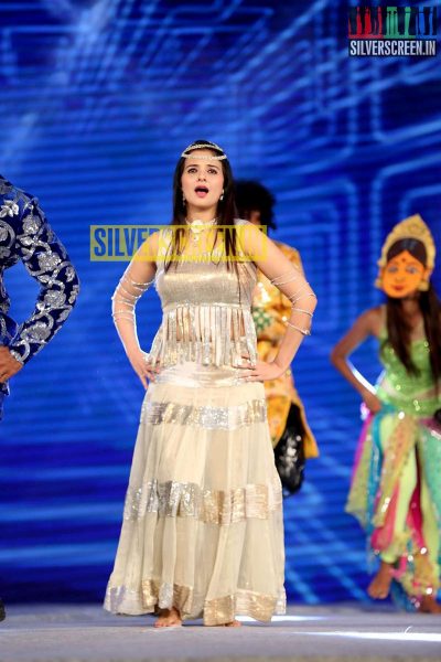 Actress Saloni Aswani at Gama Awards 2014 Photos