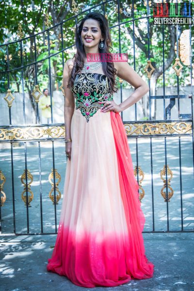 Actress Sanjana Singh HQ Photos