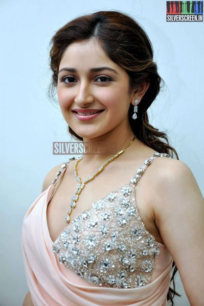 Actress Sayesha Saigal Photos