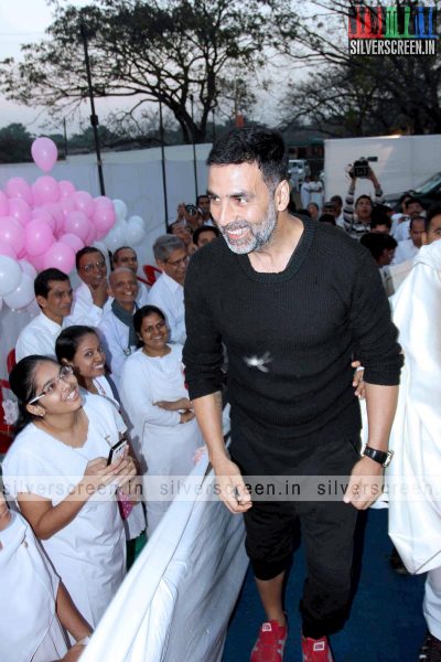 akshay-kumar-flags-off-minithon-2015-photos-002.jpg