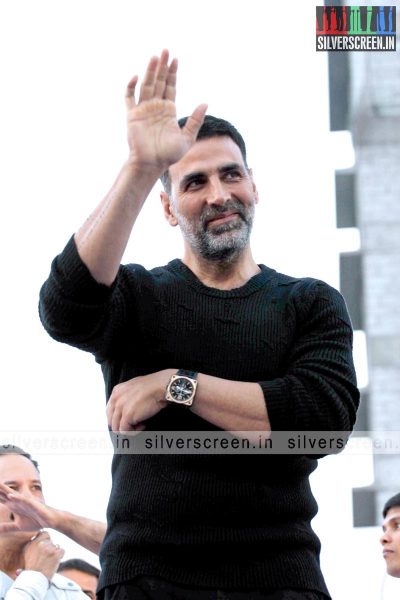 akshay-kumar-flags-off-minithon-2015-photos-008.jpg