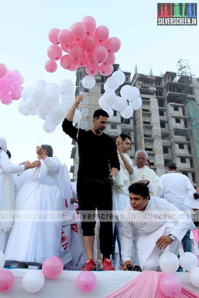 akshay-kumar-flags-off-minithon-2015-photos-015.jpg