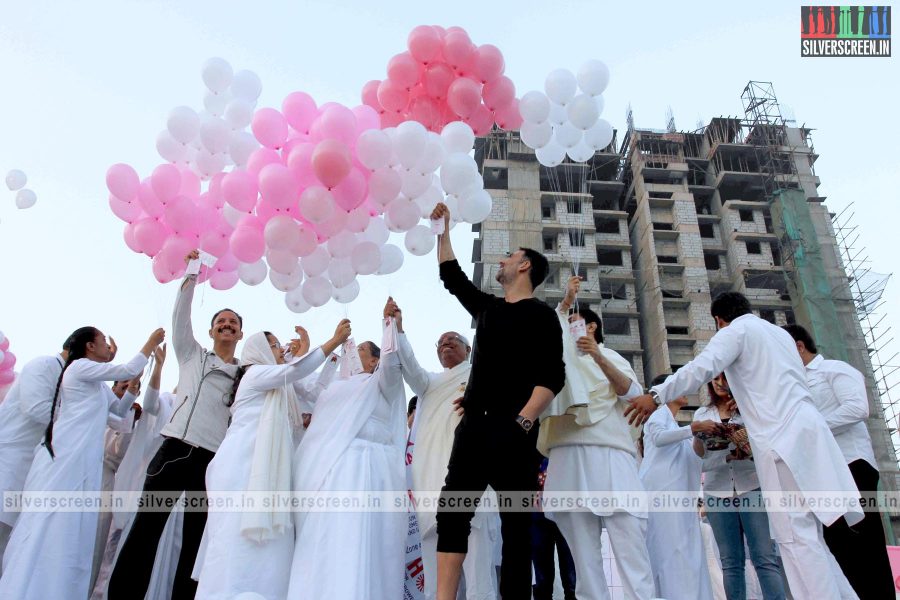 akshay-kumar-flags-off-minithon-2015-photos-016.jpg