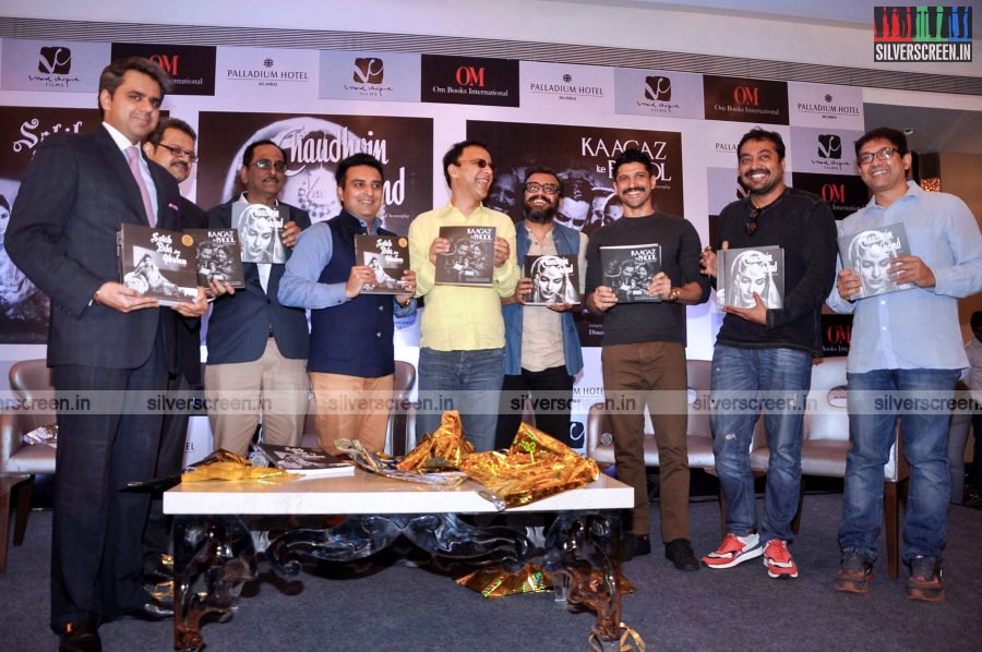 farhan-akhtar-at-the-launch-of-guru-dutts-screenplay-books-photos-021.jpg