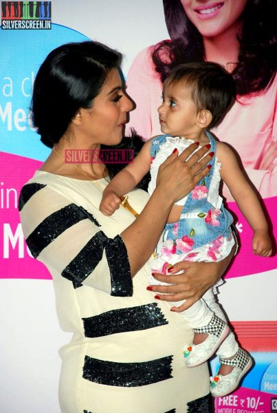 Kajol At The Huggies Priceless Moments Mobile Campaign