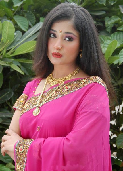 actress Kiran Rathod