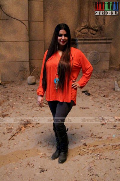 Sunny Leone at Leela Movie Shooting Spot Photos