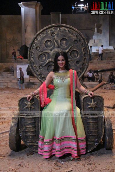 Sunny Leone at Leela Movie Shooting Spot Photos