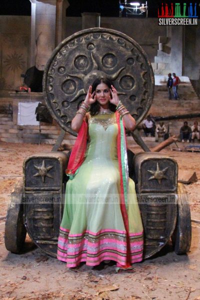 Sunny Leone at Leela Movie Shooting Spot Photos