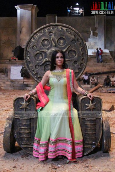 Sunny Leone at Leela Movie Shooting Spot Photos