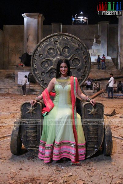 Sunny Leone at Leela Movie Shooting Spot Photos