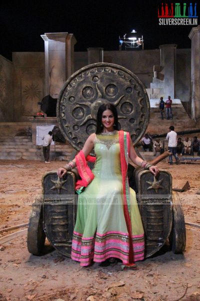 Sunny Leone at Leela Movie Shooting Spot Photos