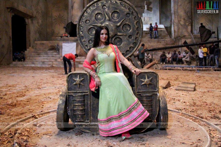 Sunny Leone at Leela Movie Shooting Spot Photos