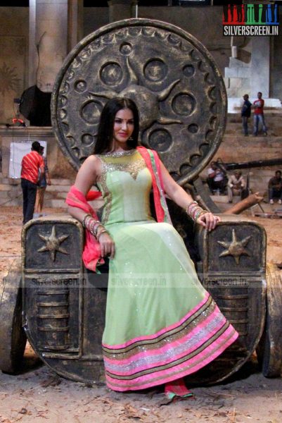 Sunny Leone at Leela Movie Shooting Spot Photos