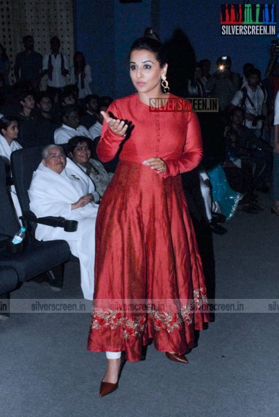 vidya-balan-launches-whistling-woods-photos-017.jpg