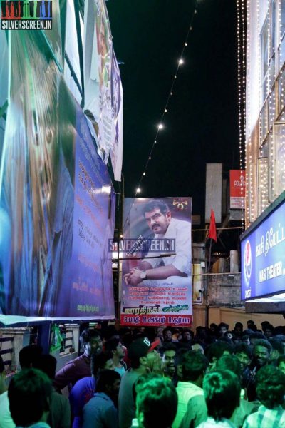 Yennai Arindhaal Release Celebrations at Kasi Theater in Chennai