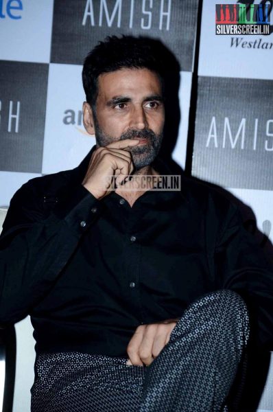 Akshay Kumar Releases Amish Tripathi's book Scion of Ikshkavu.