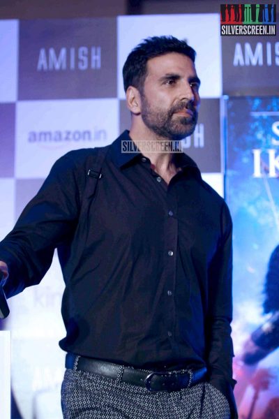 Akshay Kumar Releases Amish Tripathi's book Scion of Ikshkavu.