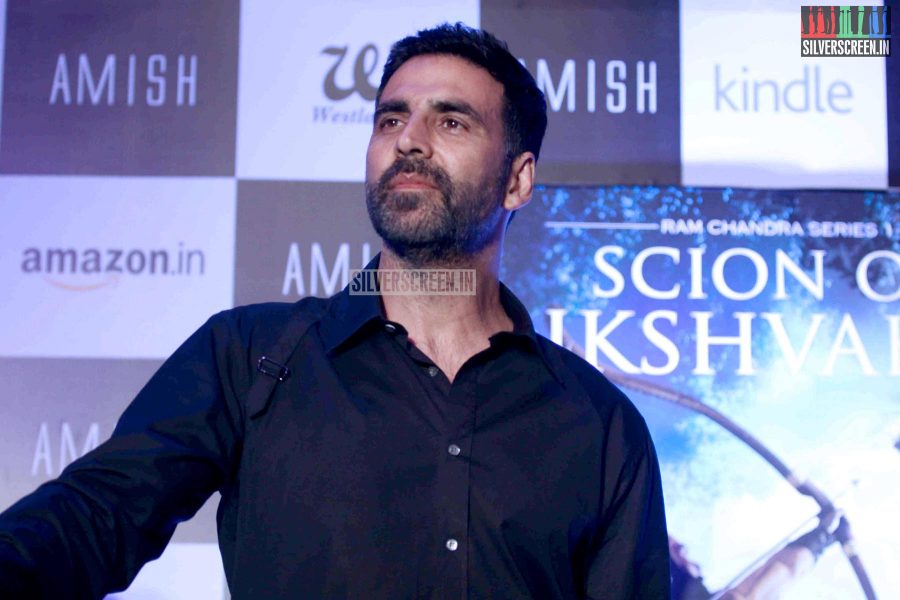 Akshay Kumar Releases Amish Tripathi's book Scion of Ikshkavu.