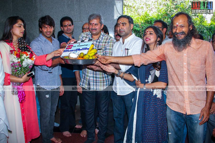 Actress Anushka and Actor Arya at Inji Iduppazhagi Movie Launch