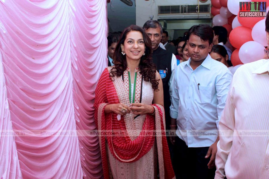 juhi-chawla-inaugurates-dialysis-centre-photos-002.jpg