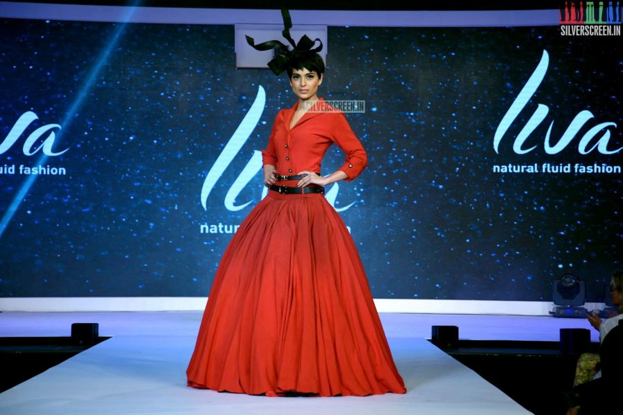 Kangana Ranaut walks the ramp for Birla Cellulose LIVA launch