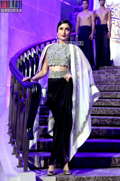 Kareena Kapoor at LFW 2015 Grand Finale for Anamika Khanna