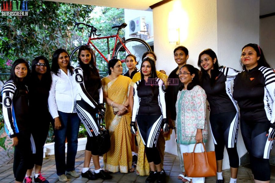 milind-soman-at-the-launch-of-g3-womens-cycling-group-photos-006.jpg