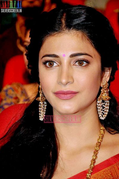 Shruti Haasan at Uttama Villain Telugu Audio Launch