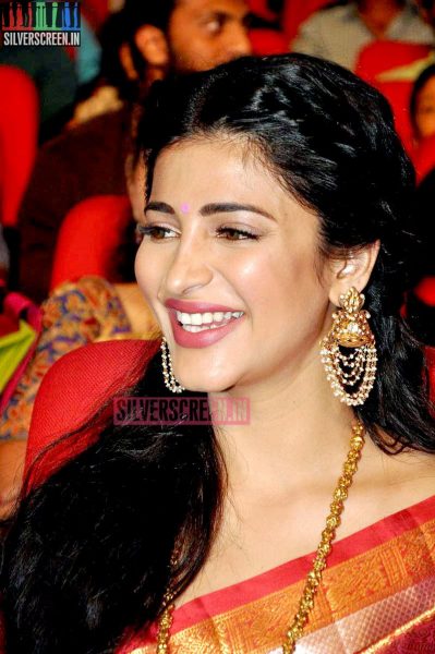 Shruti Haasan at Uttama Villain Telugu Audio Launch