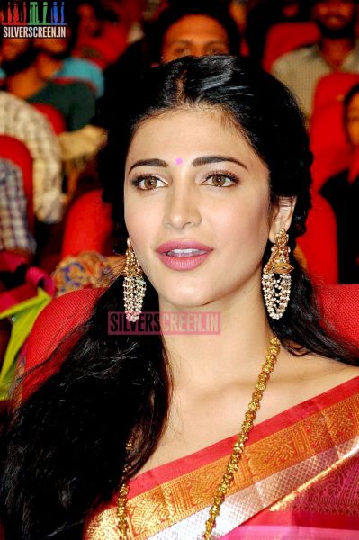 Shruti Haasan at Uttama Villain Telugu Audio Launch