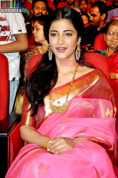 Shruti Haasan at Uttama Villain Telugu Audio Launch