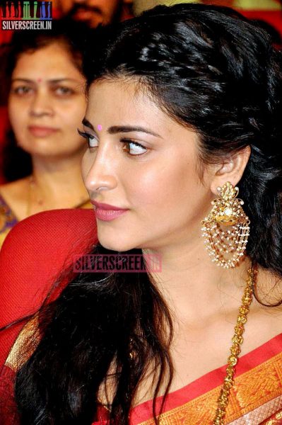 Shruti Haasan at Uttama Villain Telugu Audio Launch