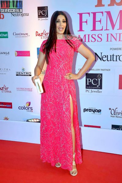 Sonali Bendre at Femina Miss India Finals Red Carpet