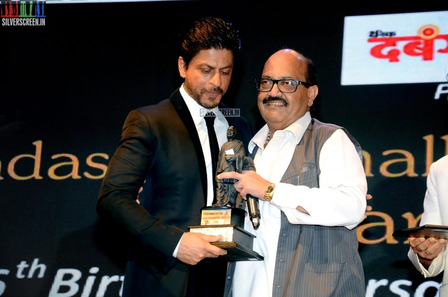 Shahrukh Khan at Dadasaheb Phalke Film Foundation Award