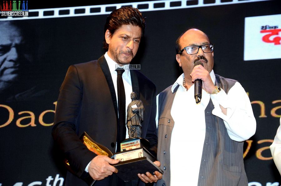 Shahrukh Khan at Dadasaheb Phalke Film Foundation Award