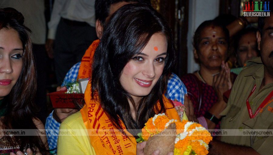 Evelyn Sharma Seeks Blessings for Ishqedarriyaan