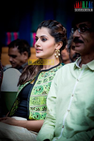 Priya Anand and Taapsee HQ Photos from Vai Raja Vai Press Meet