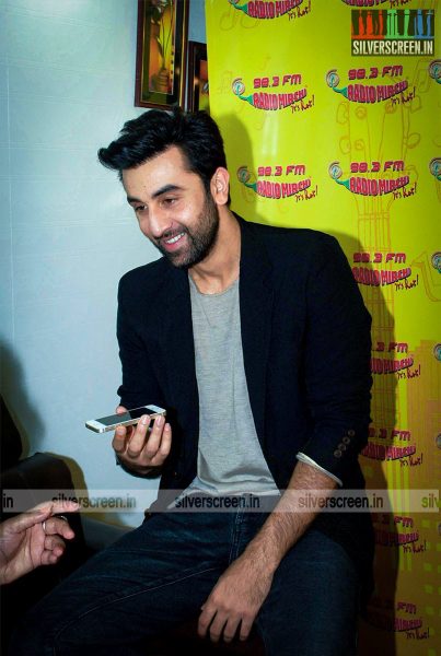 Ranbir Kapoor Promotes Bombay Velvet at Radio Mirchi