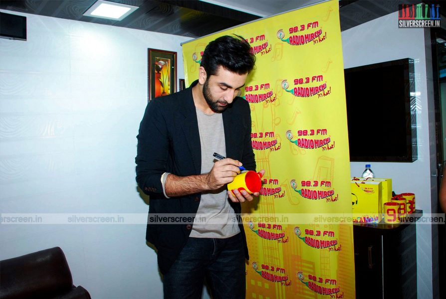 Ranbir Kapoor Promotes Bombay Velvet at Radio Mirchi