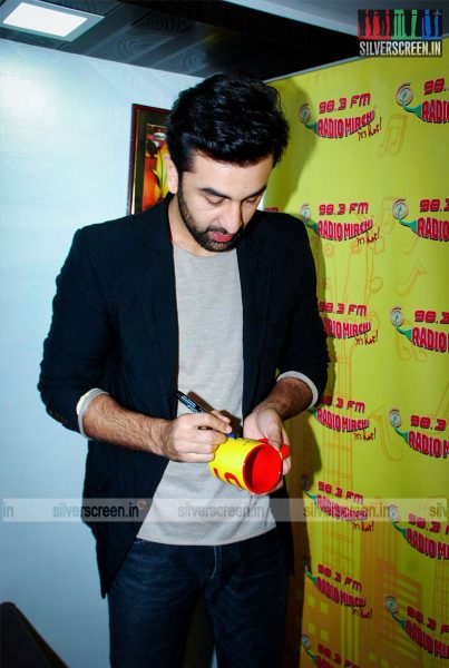 Ranbir Kapoor Promotes Bombay Velvet at Radio Mirchi