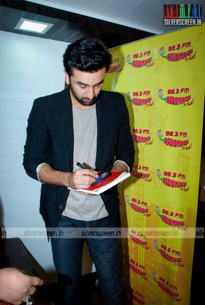 Ranbir Kapoor Promotes Bombay Velvet at Radio Mirchi