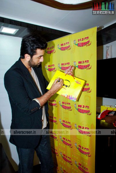 Ranbir Kapoor Promotes Bombay Velvet at Radio Mirchi