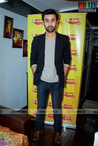 Ranbir Kapoor Promotes Bombay Velvet at Radio Mirchi