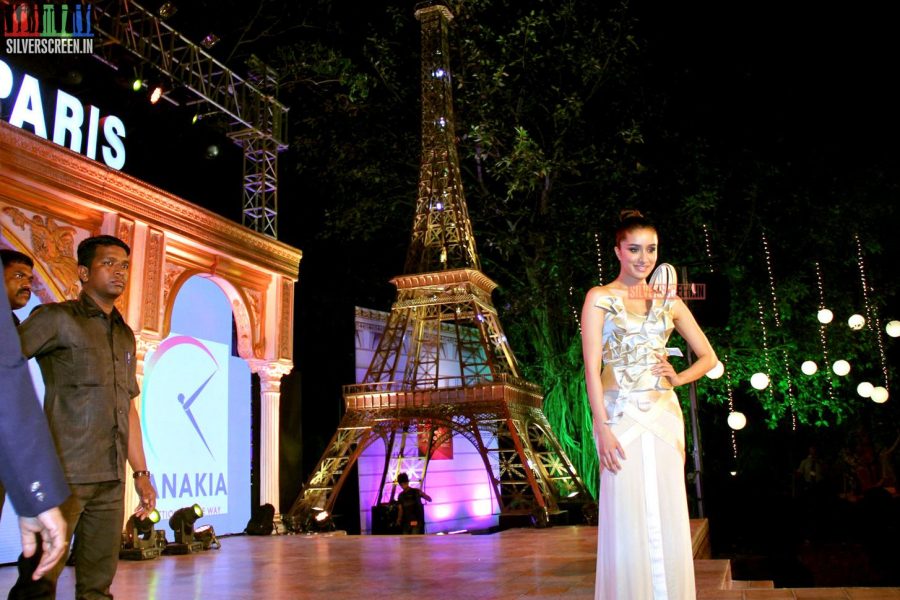 Kanakia Paris Eiffel Tower replica unveiling in Mumbhai with Shraddha Kapoor/Ken Ferns Show